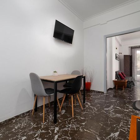 Local Urban Living 2Bd Apartment In Афіни Екстер'єр фото