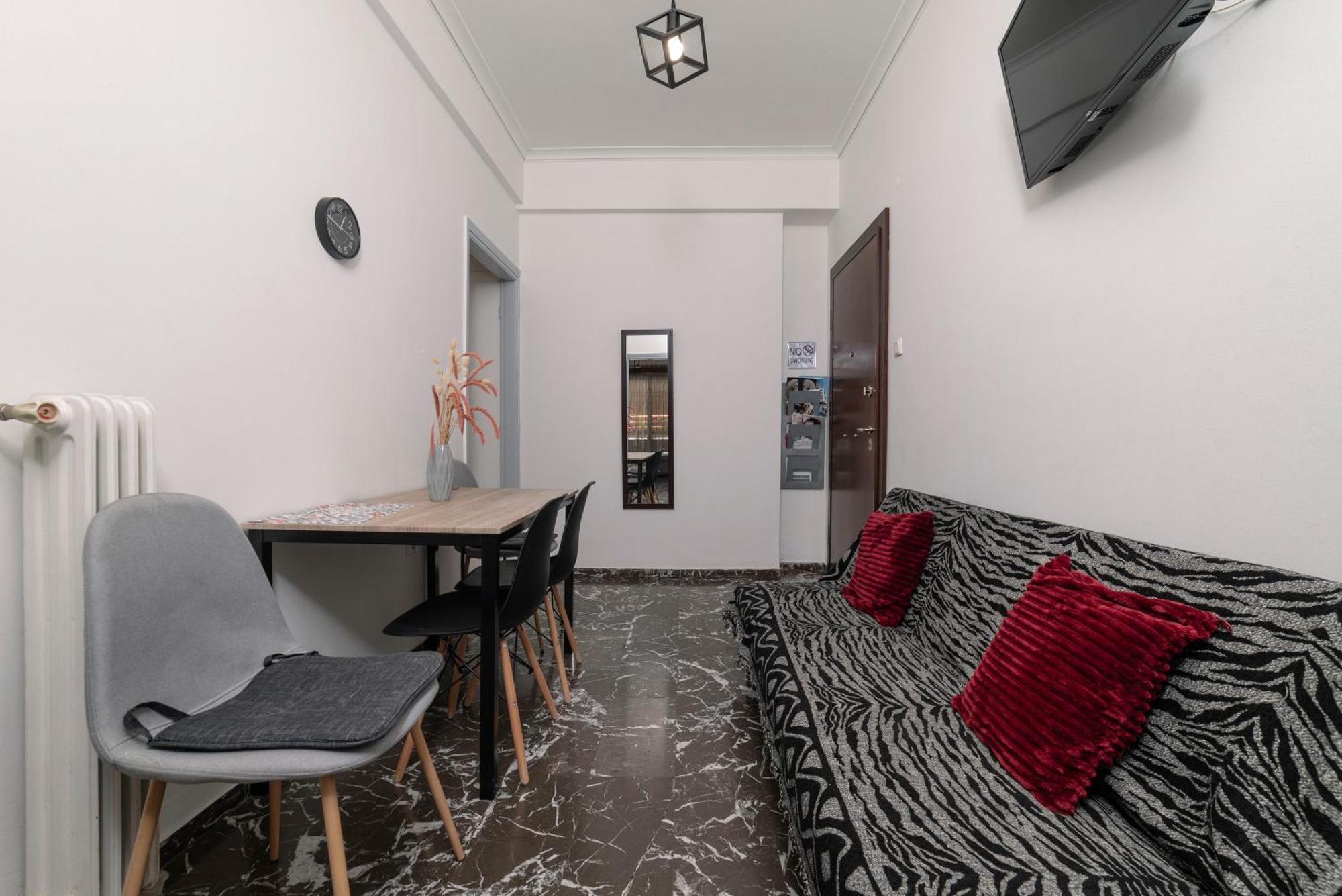 Local Urban Living 2Bd Apartment In Афіни Екстер'єр фото